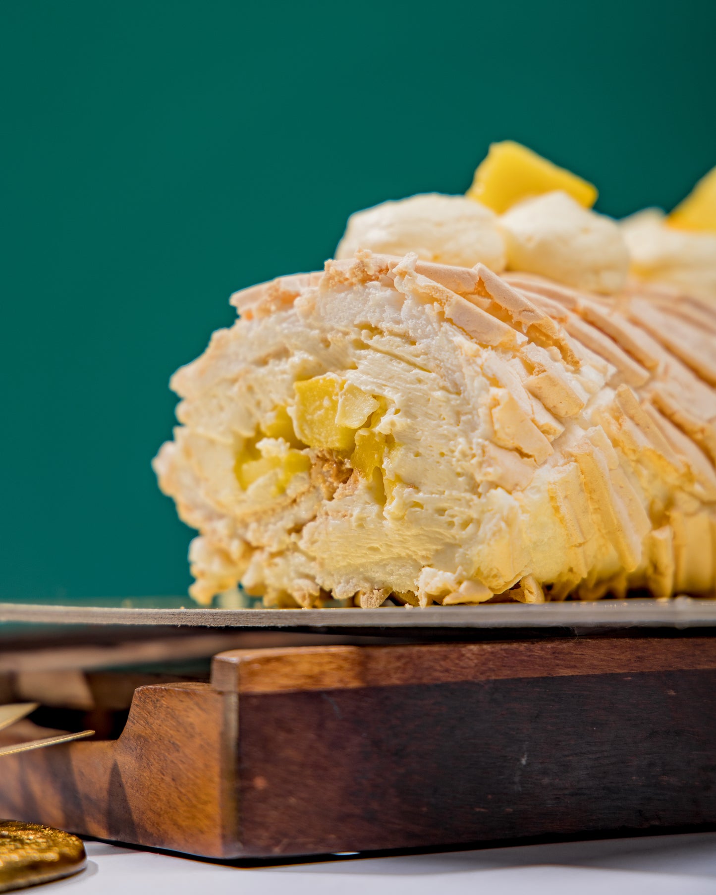 Mango Beze swissroll